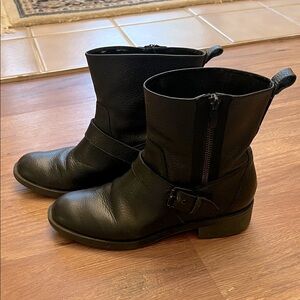 Nine West Hanzil black pebbled leather boots, size 6.5